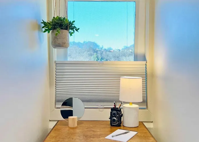 Off Street Parking - Mins To Downtown & Stadiums Holiday home *
