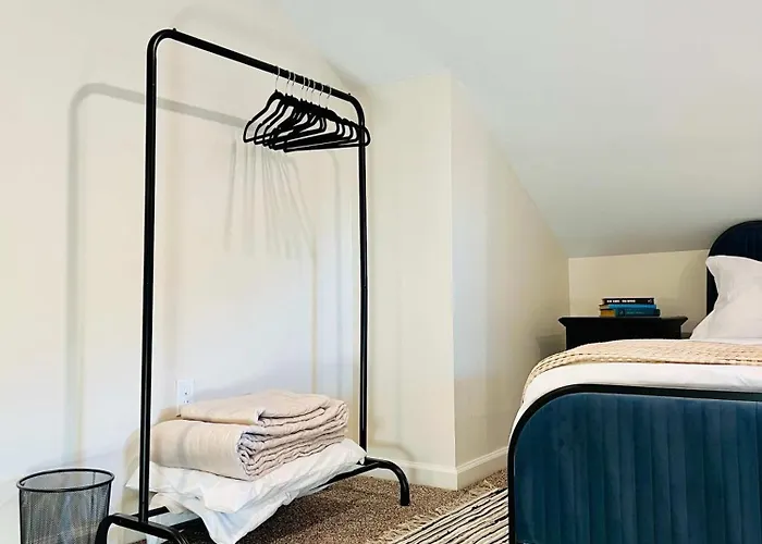 Off Street Parking - Mins To Downtown & Stadiums Pittsburgh